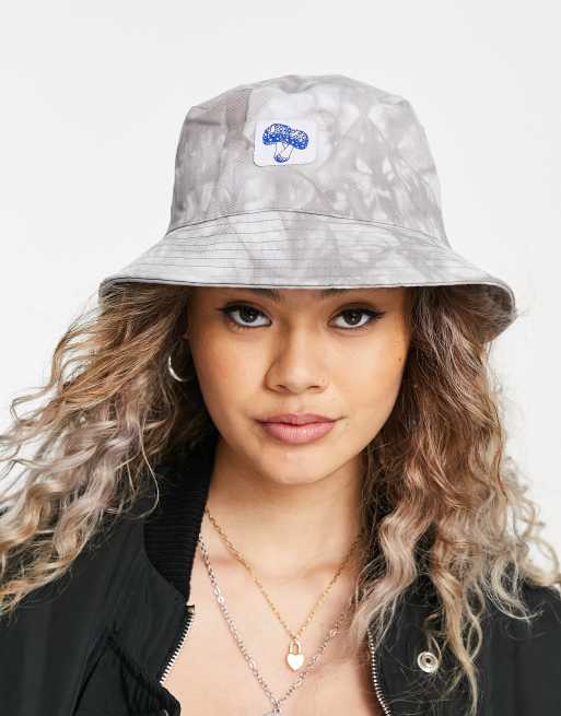 Bucket hat hotsell on girl