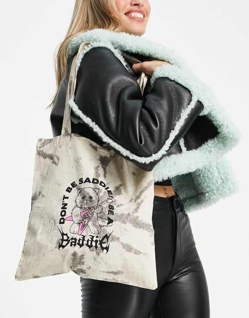 New Girl Order – Krämfärgad batikmönstrad toteväska med 