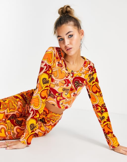 New Girl Order – Krótki pomarańczowy kardigan z welurowym wzorem w serca