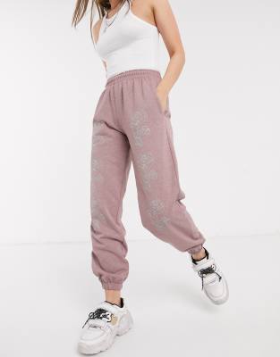 joggers with roses