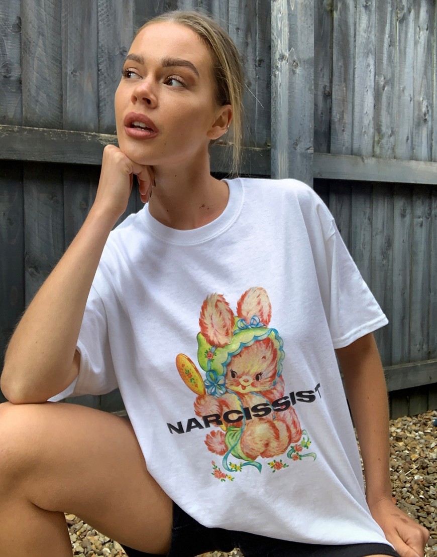 New Girl Order – T-shirt i oversize med narcisstiskt kaninmönster-Vit