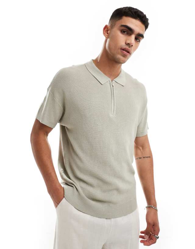 New Look - 1/4 zip short sleeve knitted polo in pale khaki