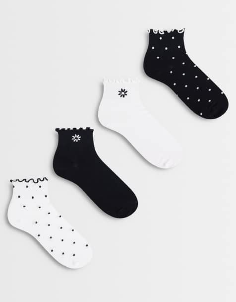 New Look 4 pack daisy frill top socks in black - view 1