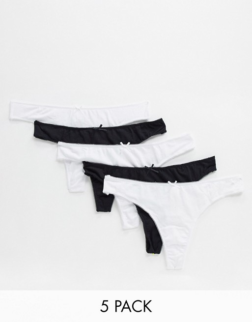 New Look 5 pack cotton thongs in black & white
