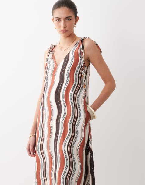 New Look - Aangerimpelde midi jurk met golven en kralen in bruin - view 1