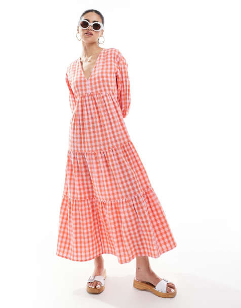New Look - Aangerimpelde midi-jurk met V-hals en gingham ruit in roze - view 1