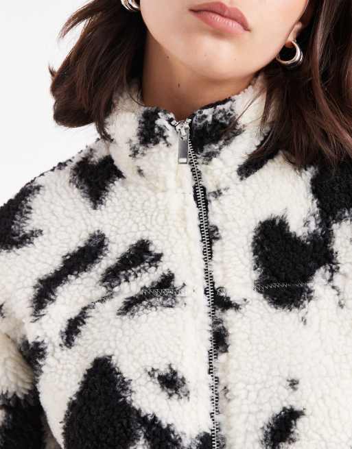 New Look abstract print borg jacket in black, 3 of 4