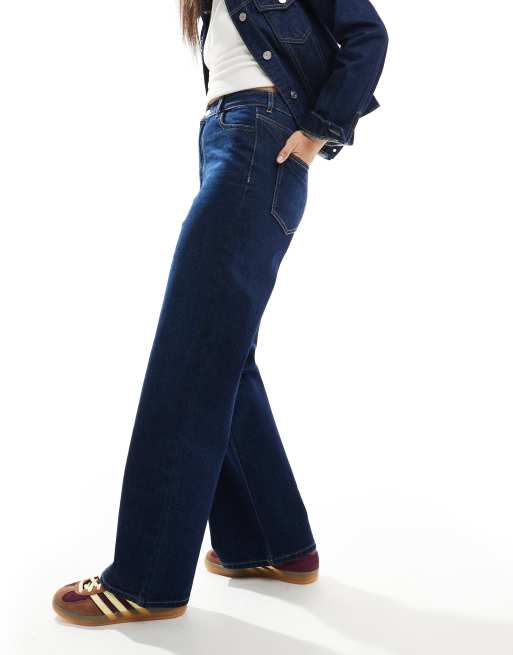 New Look Adalae high waisted wide leg jeans in dark blue, 4 of 5