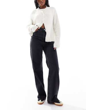 New Look Adalae wide leg jeans in black