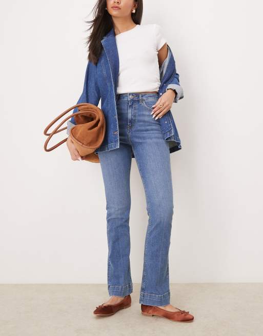 New Look Amalfi - Geplooide flare jeans in blauw