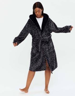 animal robe in black