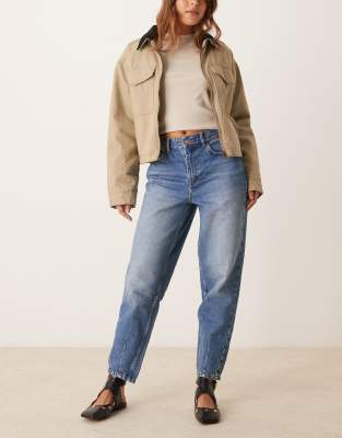 New Look New Look ankle grazer tapered leg jeans in blue