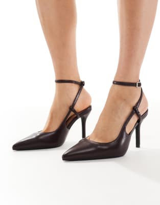  ankle strap slingback heeled shoe in burgundy