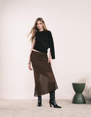New Look - Asymmetrischer Midirock in Braun aus Satin und Chiffon-Brown