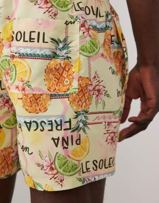 New Look – Badeshorts mit mehrfarbigem, tropischem Muster, 4 von 5