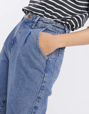 New Look balloon leg jeans in mid blue