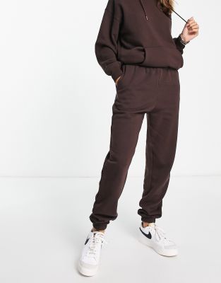 New Look - Basic-Jogginghose in Braun