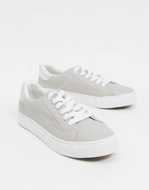 New Look - Baskets en imitation cuir avec surpiqûres - Gris