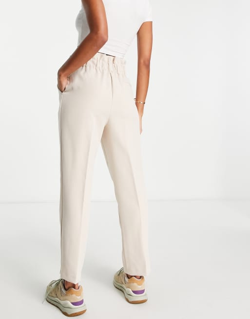 New Look - Beige tapered bukser med høj talje og bælte, 2 af 4