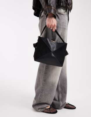 New Look - Beuteltasche in Schwarz mit Bahn aus Wildlederimitat