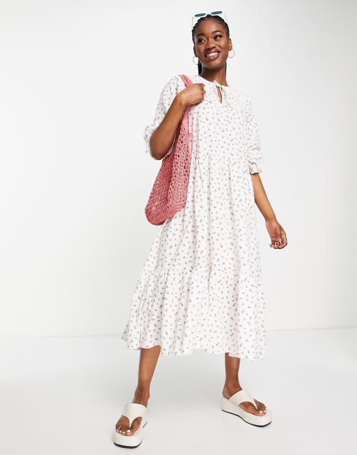 New Look – Biała luźna sukienka midi oversize z marszczonego materiału z haftem angielskim z kołnierzykiem