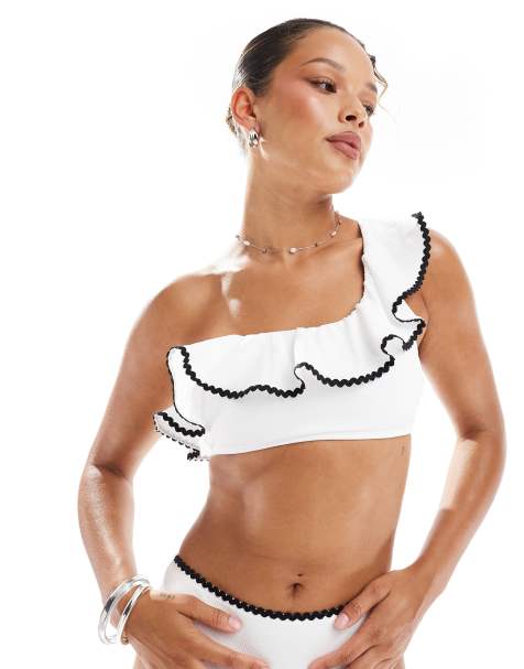 New Look - Bikinitopje met festonsteek en blote schouder in wit - view 1