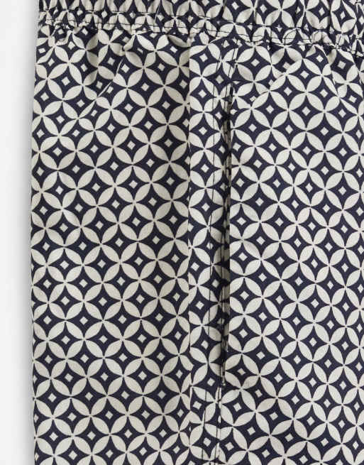 New Look – Blå badshorts med bandanamönster, 8 av 9