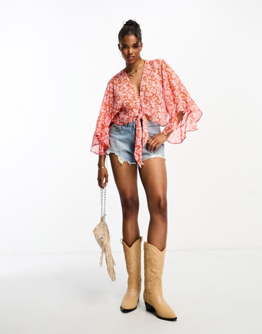 New Look - Blouse à imprimé fleuri avec manches fluides et lien noué à l'avant - Rose/rouge, 4 de 4