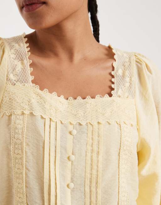 New Look - Blusa con scollo squadrato gialla con finiture in pizzo, 2 di 4