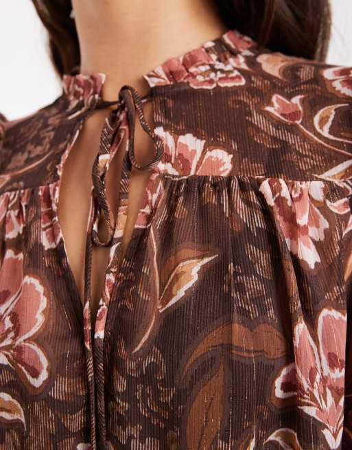 New Look - Blusa marrone a fiori con maniche con volant, 4 di 4