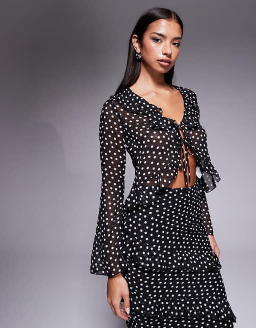 New Look - Blusa nera a pois con volant e dettaglio allacciato in coordinato