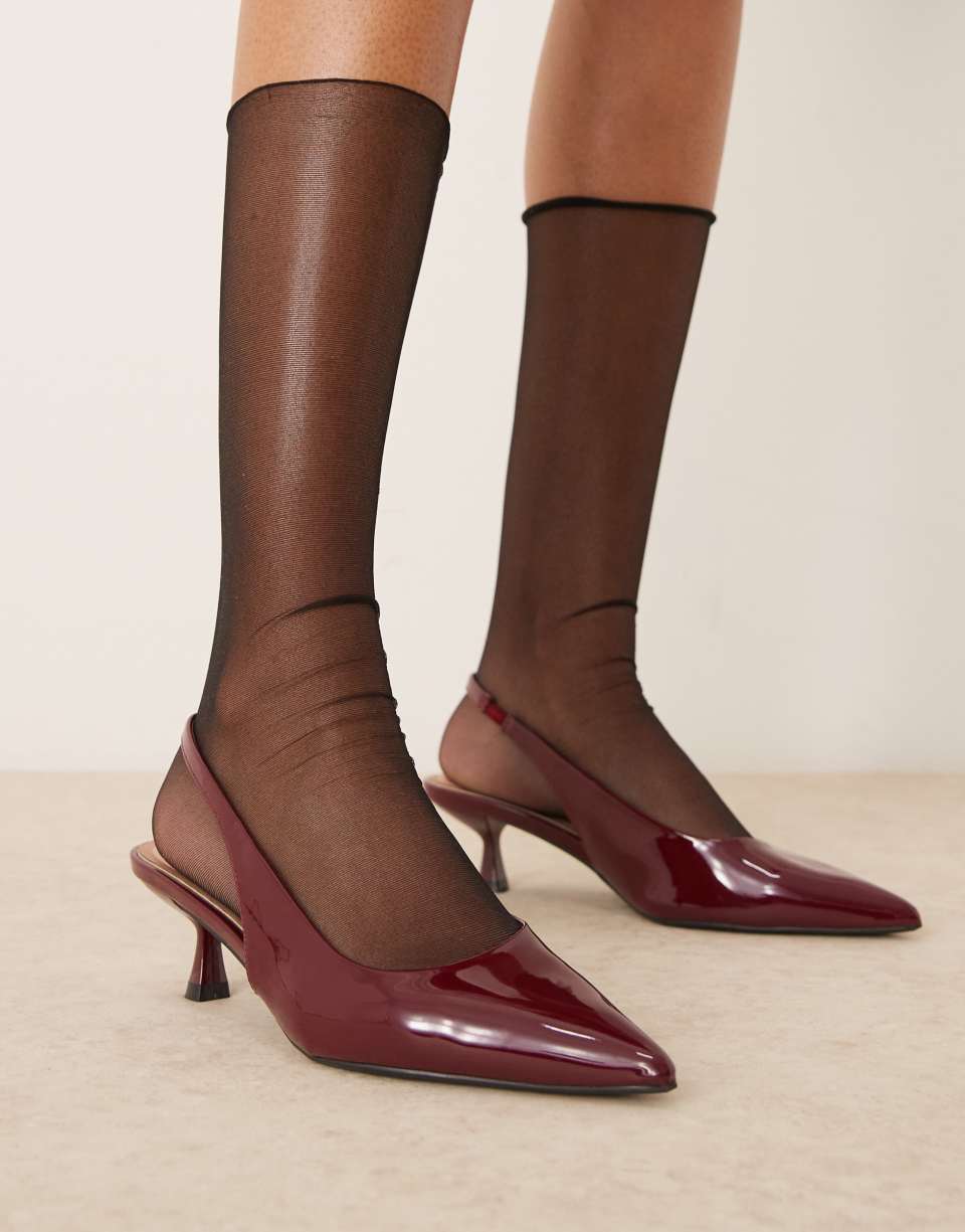 Burgundy pointed kitten-heel shoes