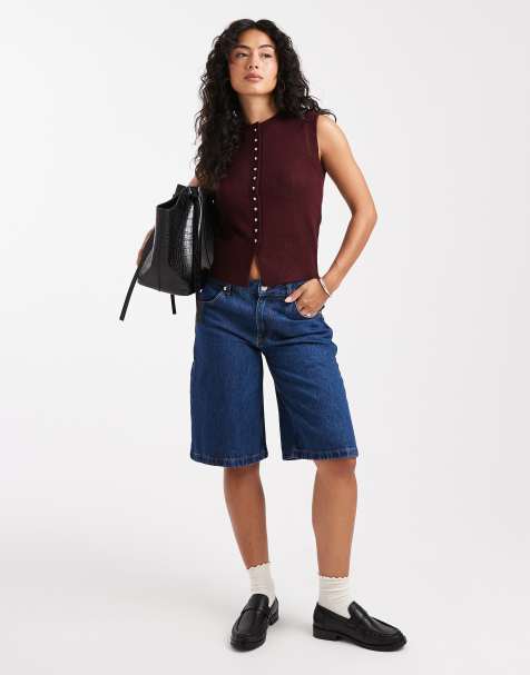 New Look button crew neck knitted waistcoat in burgundy