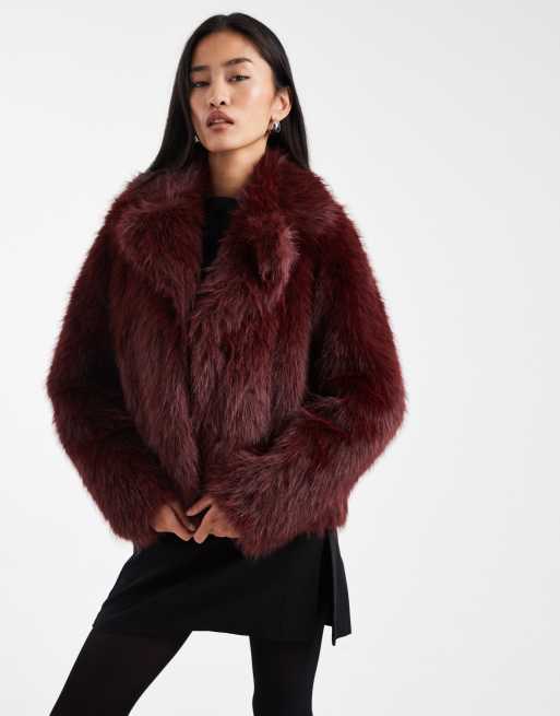 New Look – Bordowa kurtka o krótkim fasonie ze sztucznego futra