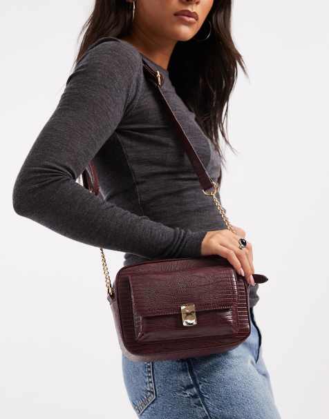 New Look – Bordowa torebka crossbody z motywem skóry krokodyla i zapięciem na suwak - view 1
