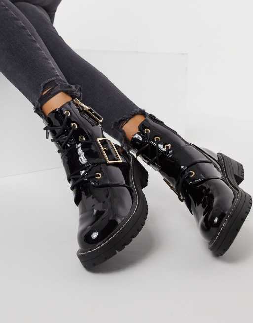 New Look Bottes vernies plates lacets avec boucles Noir