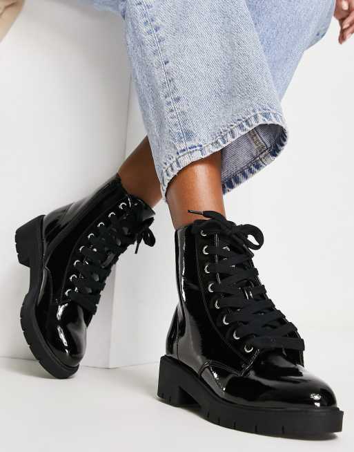 New Look Bottines vernies plates semelle chunky et lacets