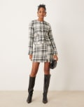 [New Look] New Look boucle mini skirt in white check (part of a set) 10 WHITE