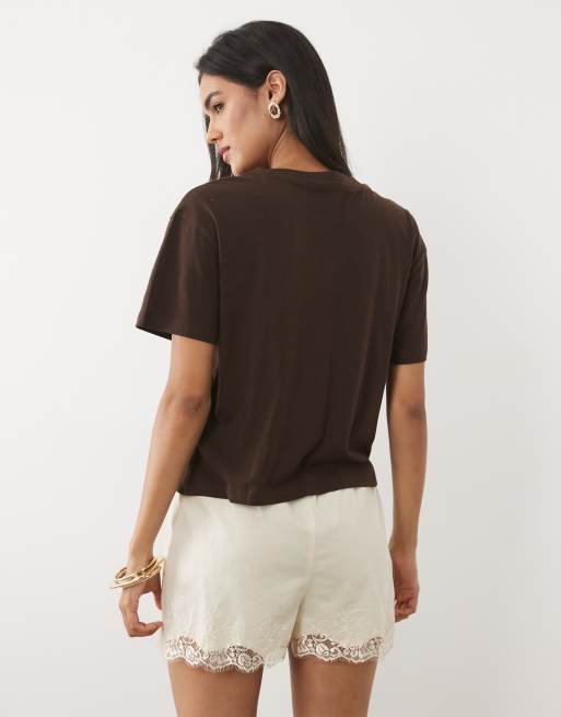 New Look boxy tee in dark brown, 4 of 4