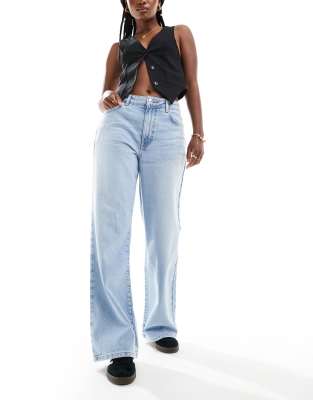 New Look - Bramble - Jeans in Hellblau mit weitem Bein und niedrigem Bund