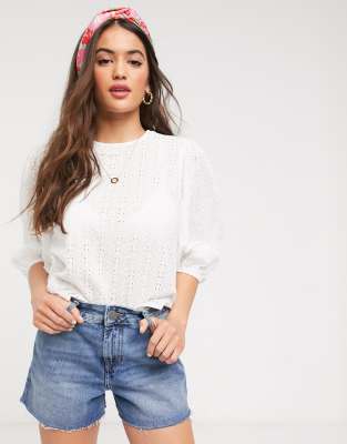 white puff sleeve shirt