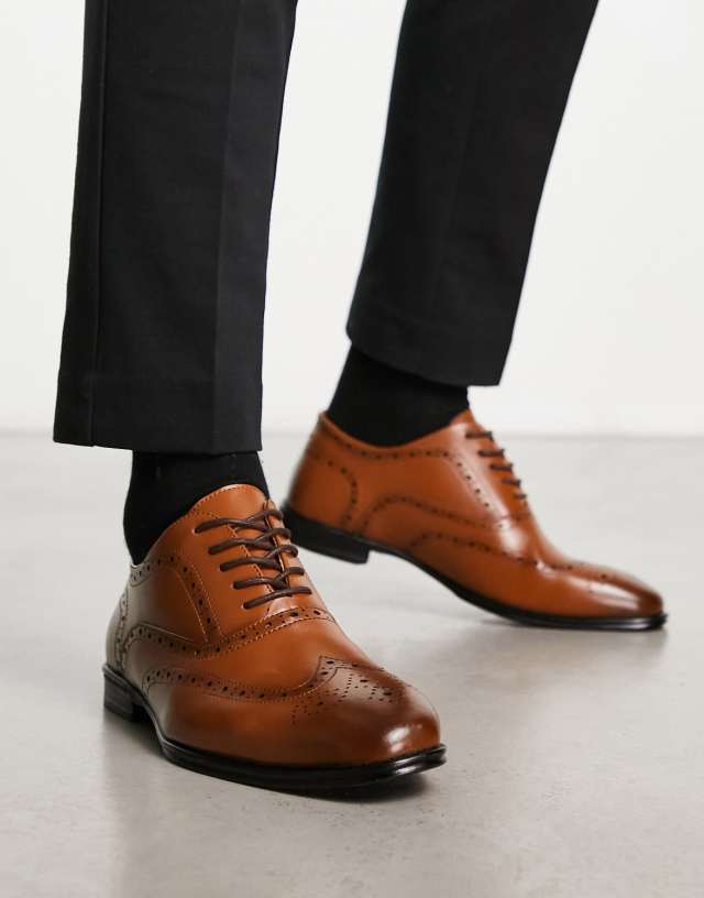 New Look brogue in brown