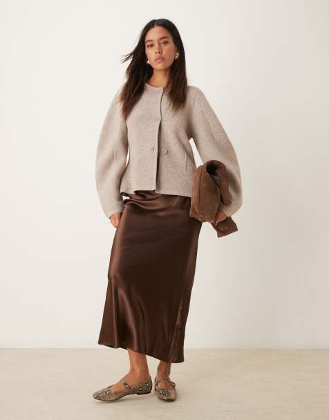 New Look – Brun, diagonalskuren midikjol i satin - view 1