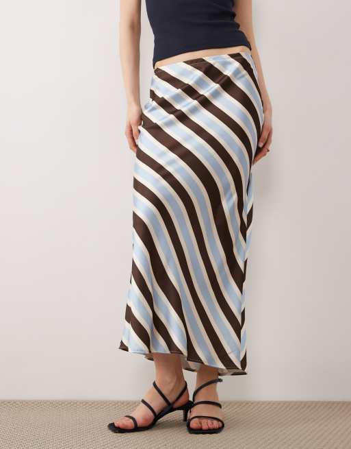 New Look - Brun midinederdel med striber i skråtskåret satin , 4 af 5