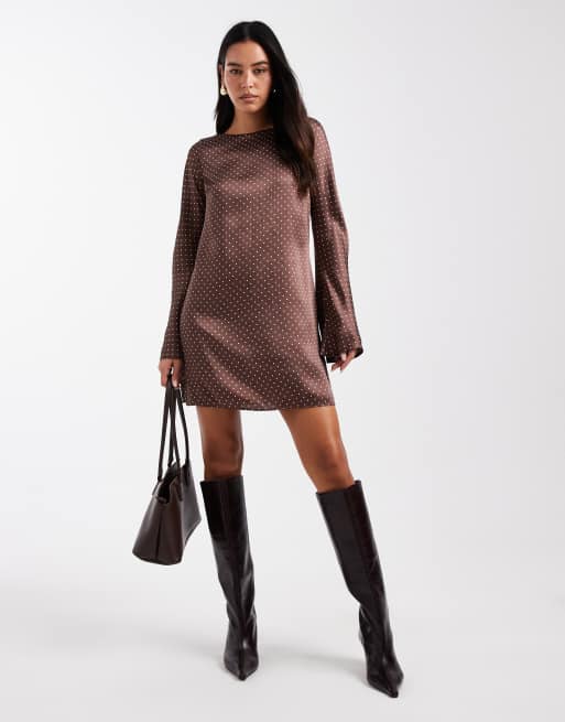 New Look – Brun, prickig miniklänning i satin med långa ärmar, 2 av 4