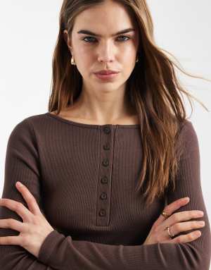 New Look button down long sleeve top in brown