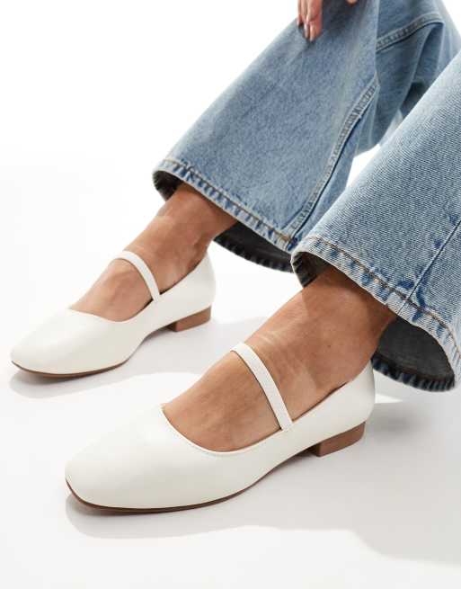 New Look – Buty Mary Jane z elastyczny paskiem w kolorze złamanej bieli