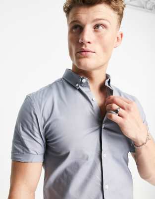 Camicia Oxford attillata ed elegante a maniche corte grigia-Grigio - New Look Camicia donna  - immagine1