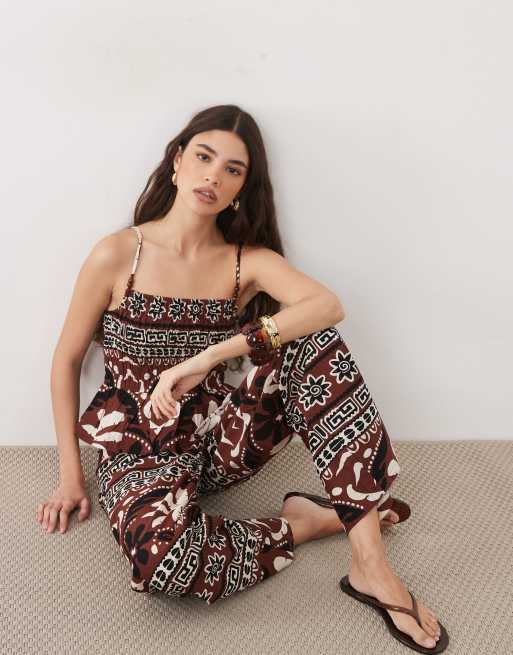 New Look – Set aus Camisole-Oberteil und Hose in Rot mit Palmenmuster und Perlenverzierung, 3 von 3