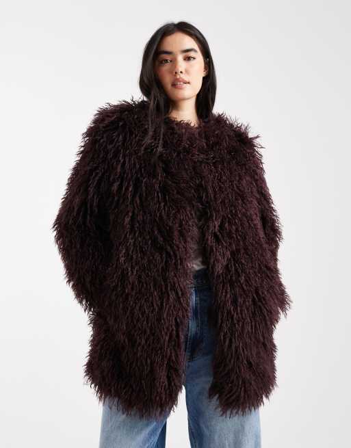 New Look - Cappotto in pelliccia sintetica color bordeaux, 2 di 4